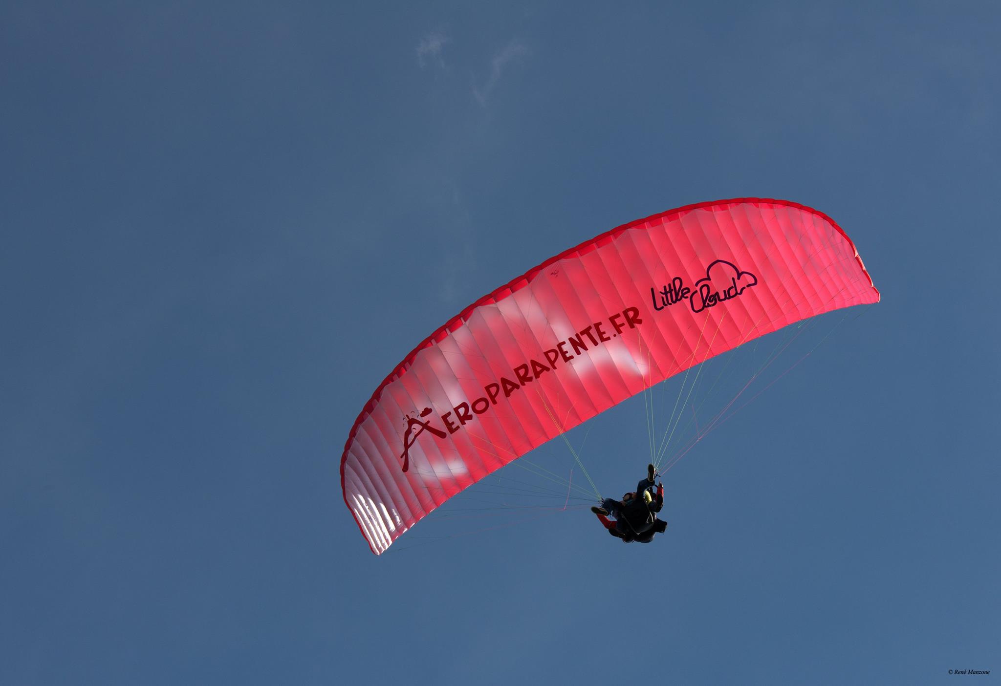 biplace dans le ciel